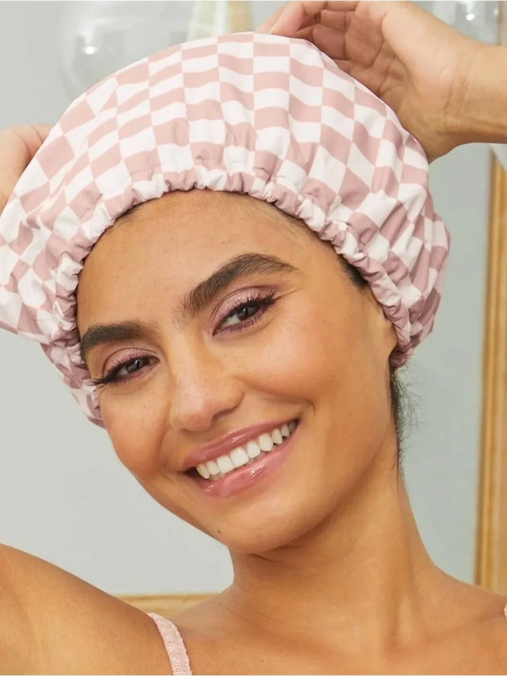 Kitsch Satin-Lined Flexi Shower Cap in Pink and White Check